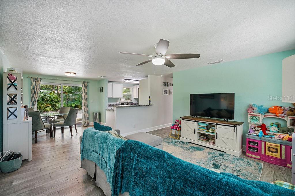 Image 8 of 69 For 4695 86th Avenue N