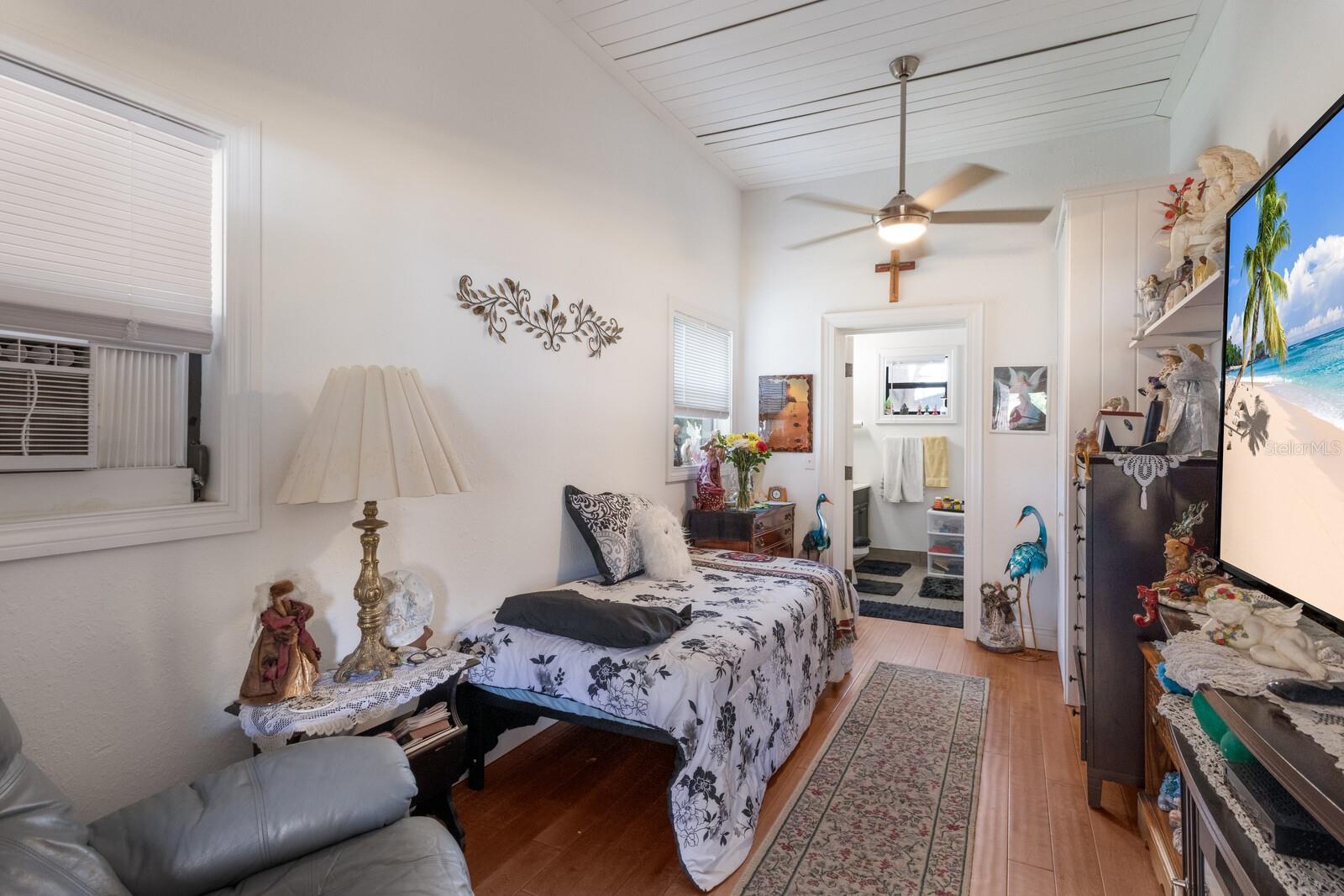 Image 35 of 41 For 5403 2nd Avenue W