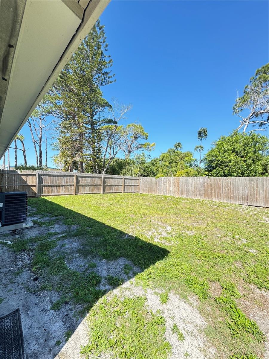 Image 11 of 13 For 2025 Cass Street
