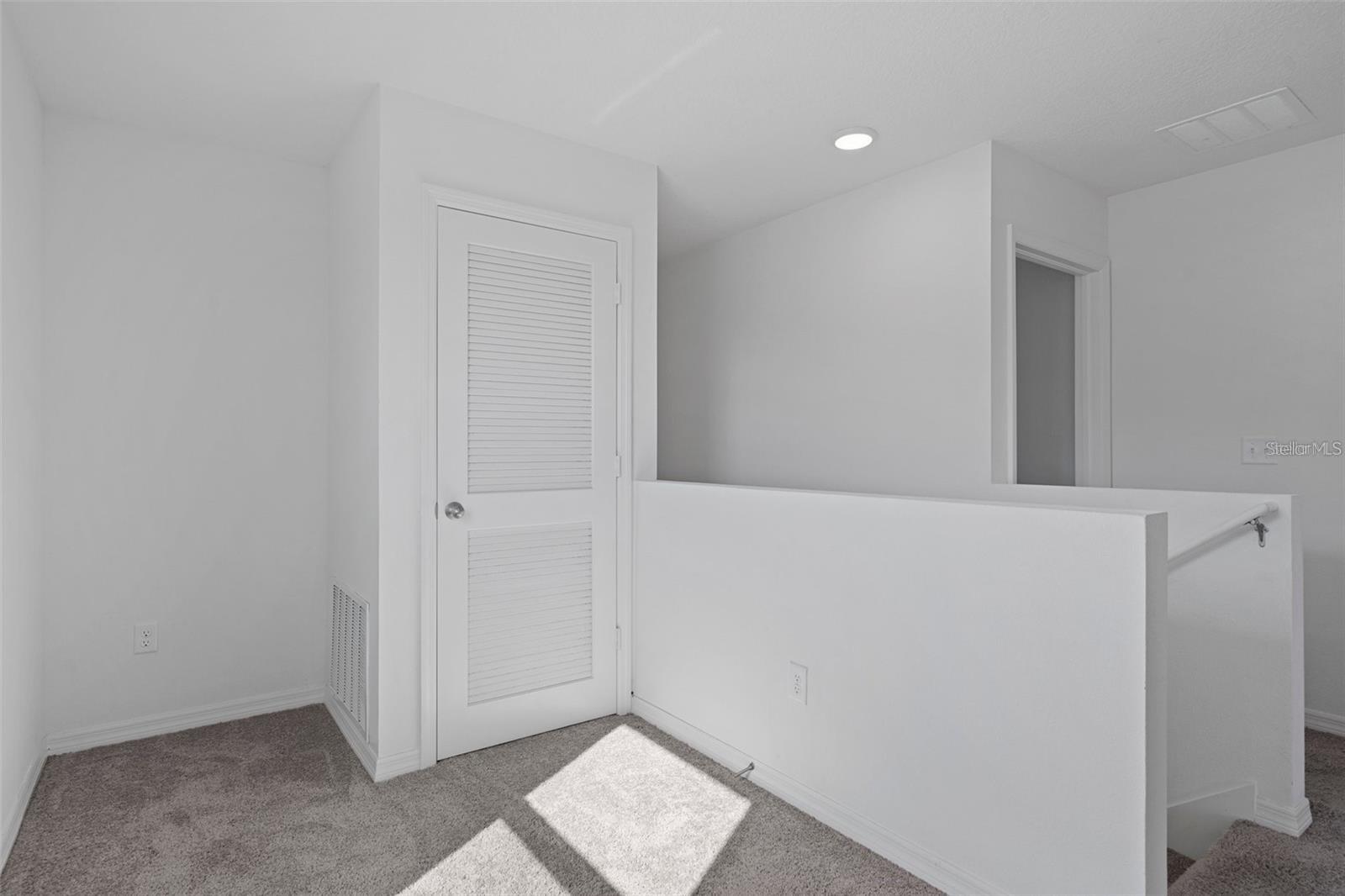 Listing photo id 10 for 5242 Fez Court