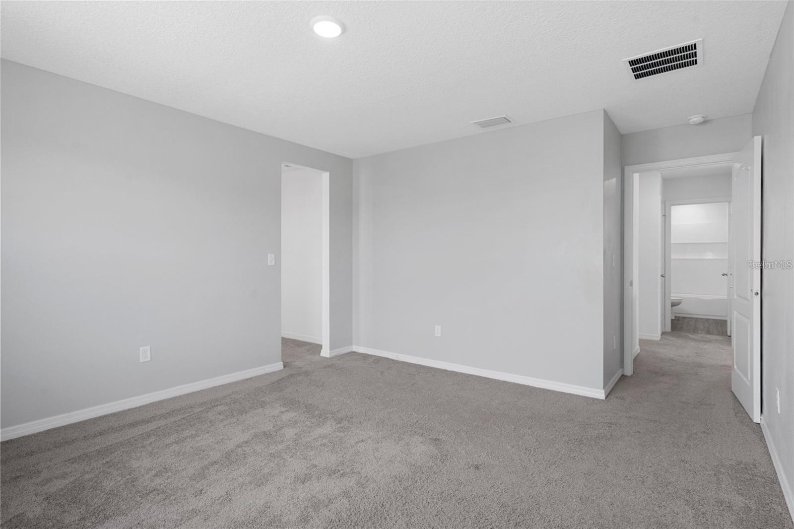 Listing photo id 13 for 5242 Fez Court