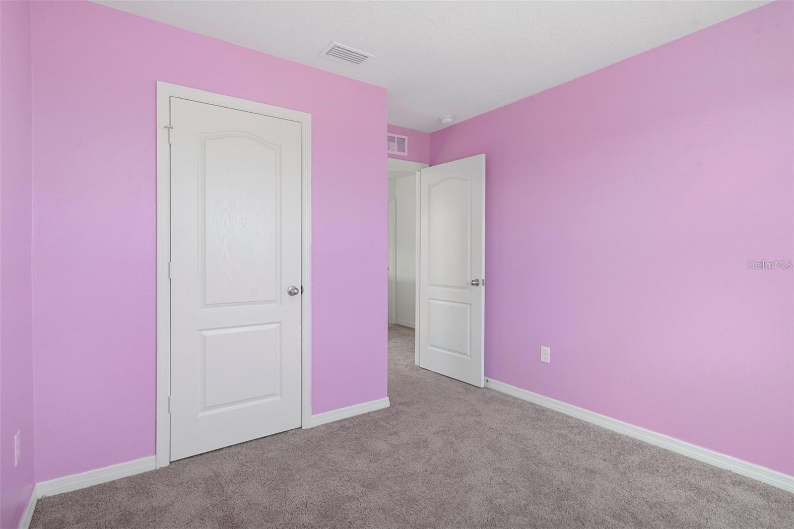 Listing photo id 15 for 5242 Fez Court