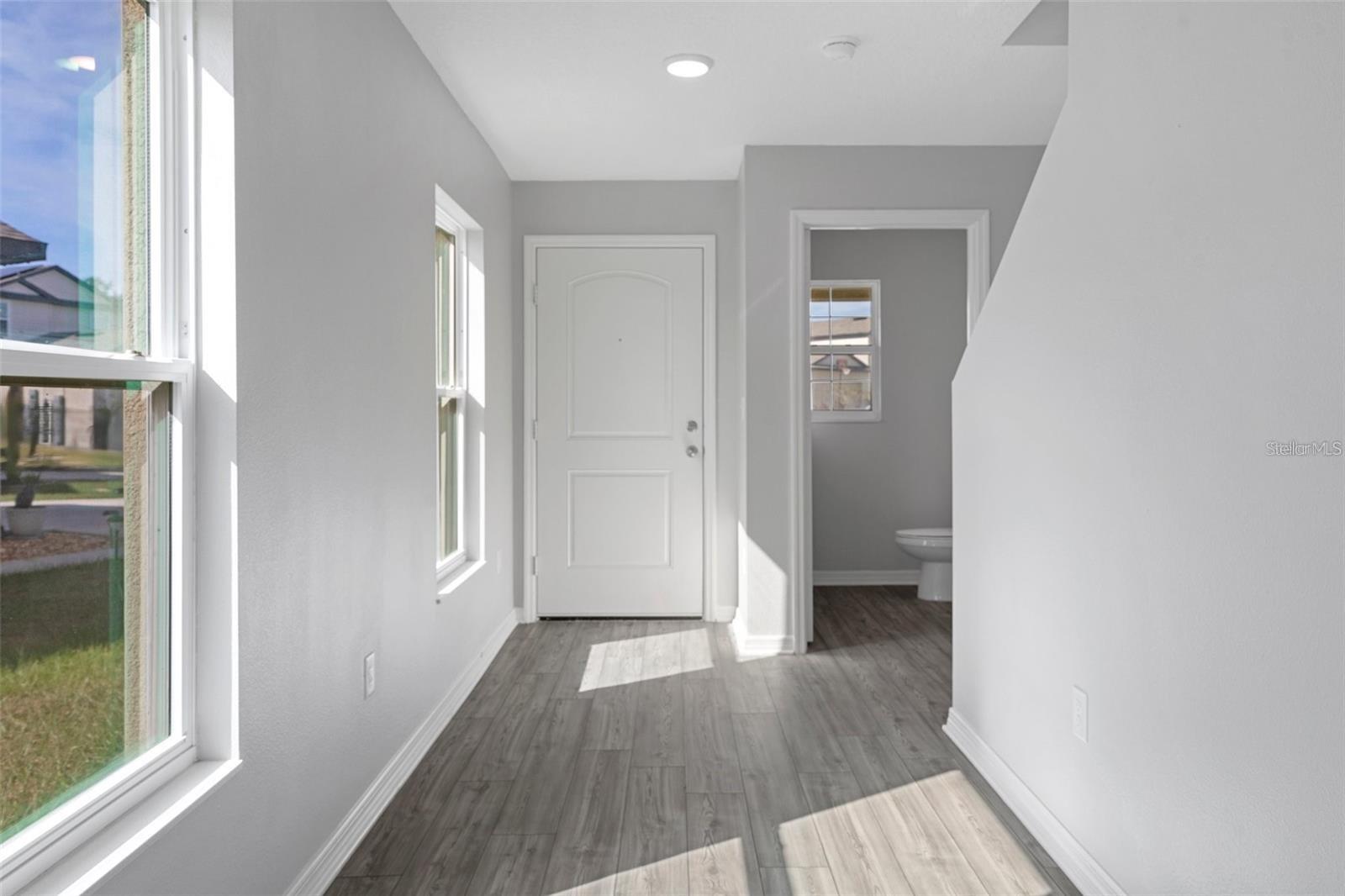 Listing photo id 2 for 5242 Fez Court