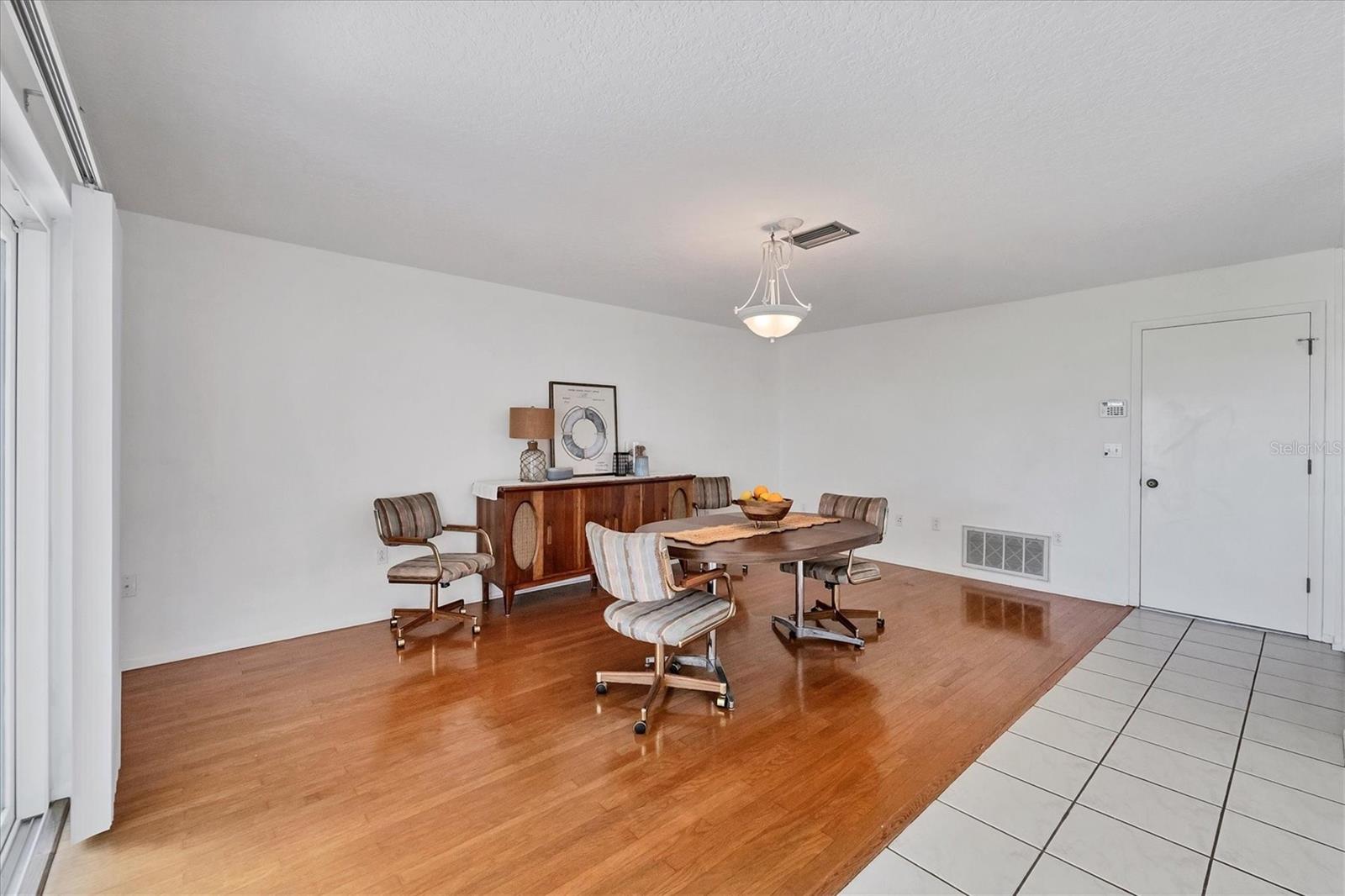 Image 17 of 46 For 6701 12th Avenue W