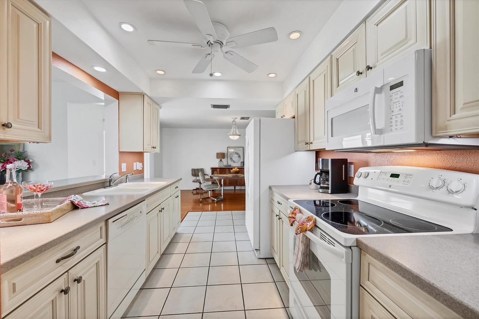 Image 7 of 46 For 6701 12th Avenue W