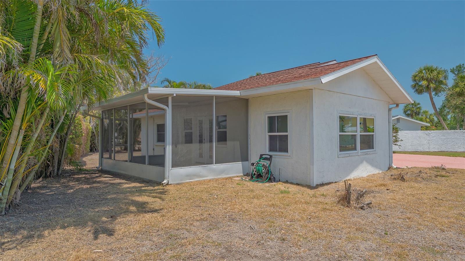 Image 10 of 28 For 5522 Calle Del Verano