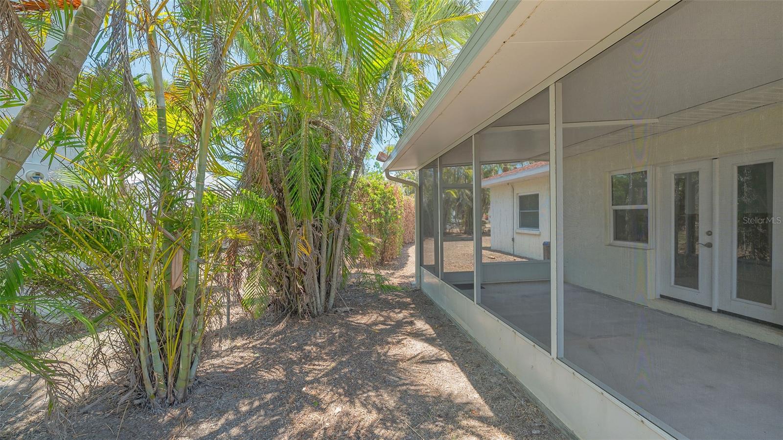 Image 11 of 28 For 5522 Calle Del Verano