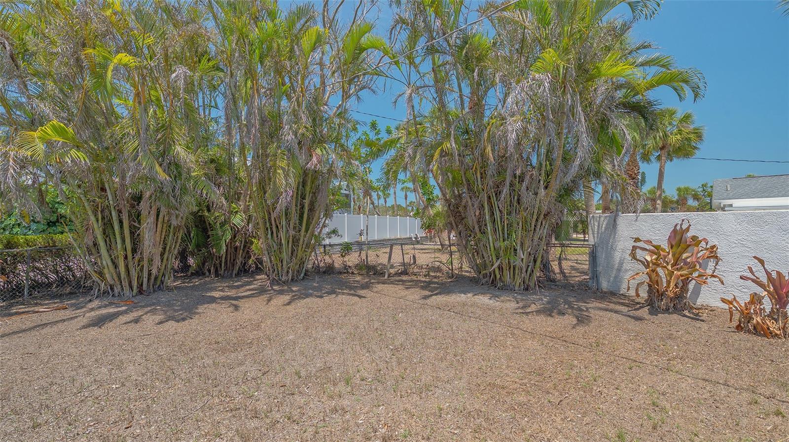 Image 7 of 28 For 5522 Calle Del Verano