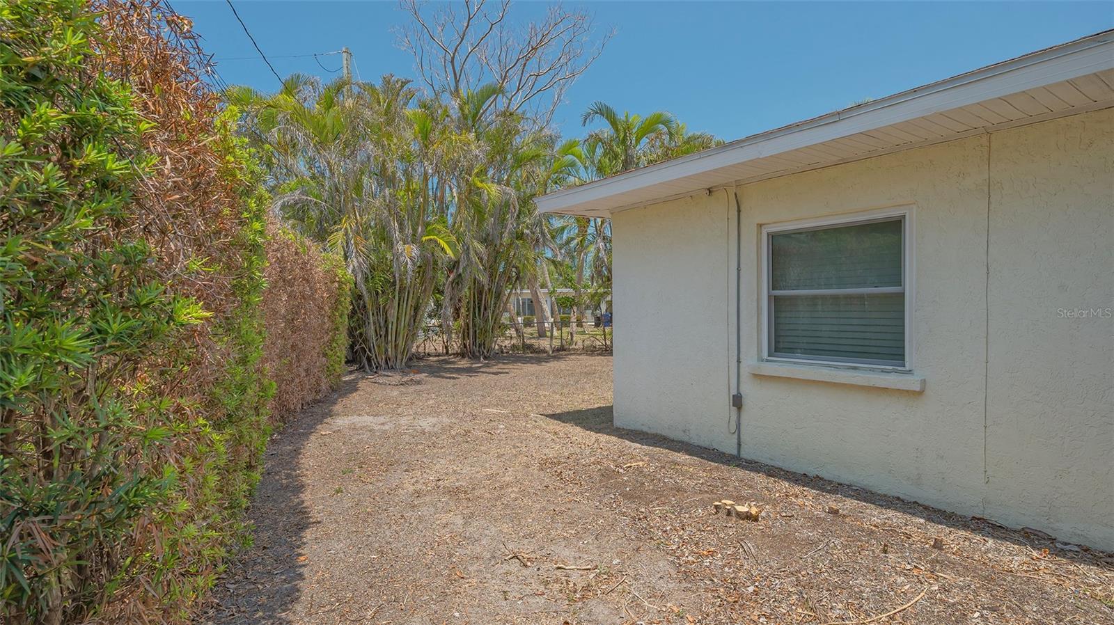 Image 8 of 28 For 5522 Calle Del Verano