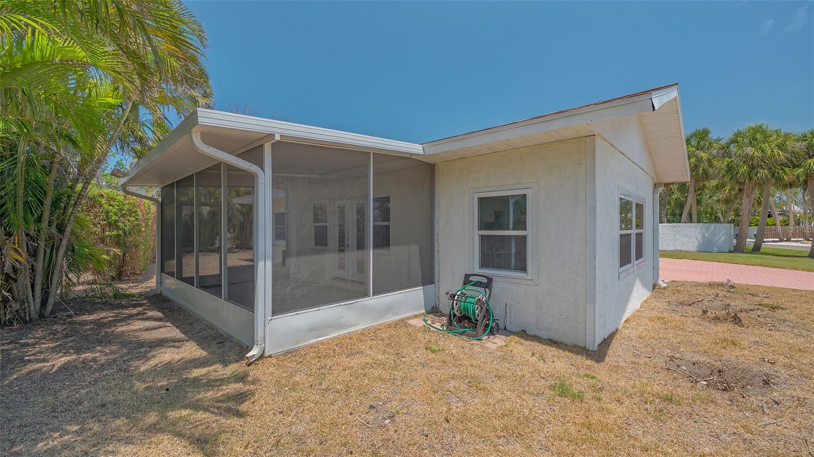 Image 9 of 28 For 5522 Calle Del Verano