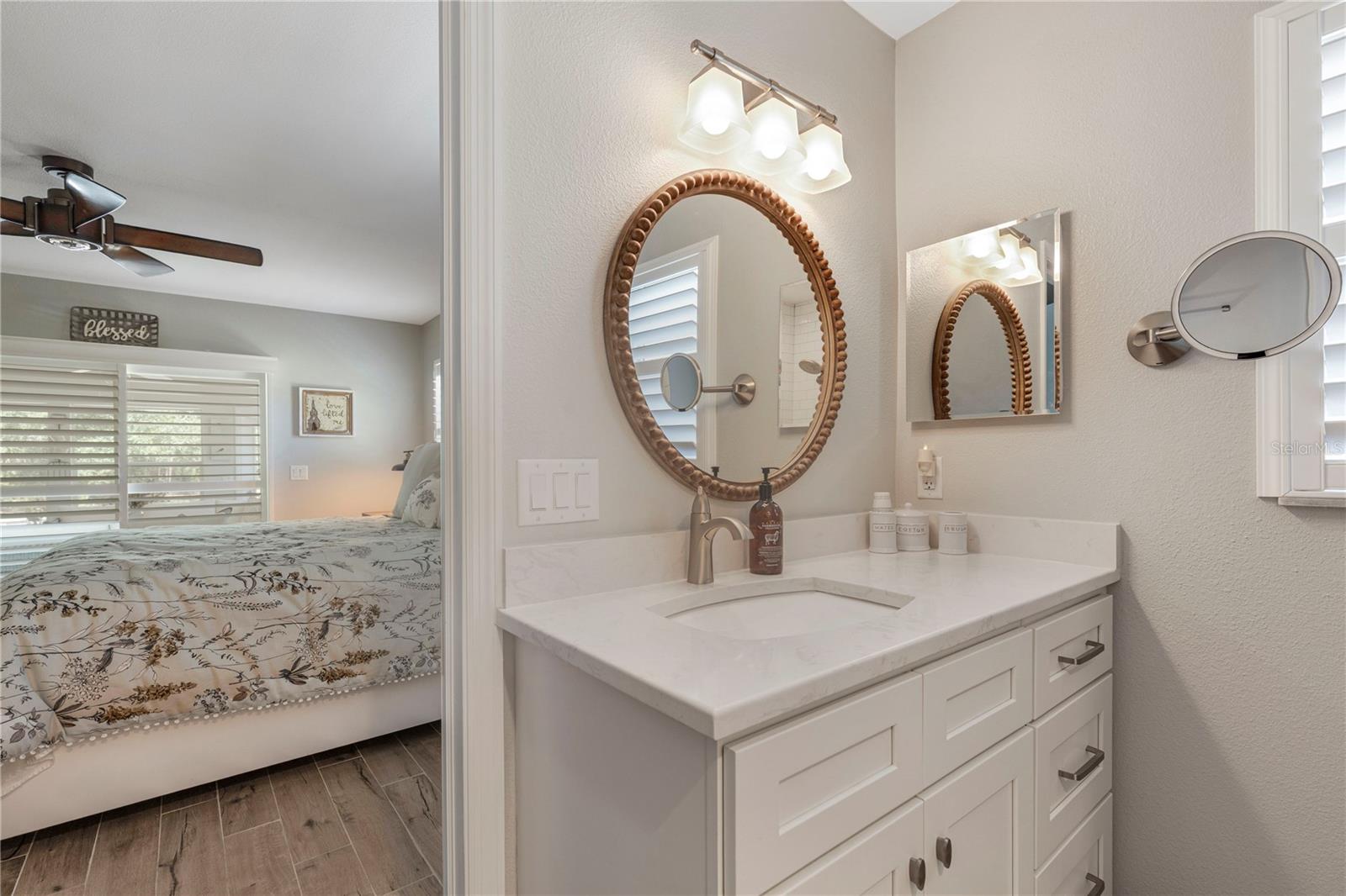 Listing photo id 16 for 6766 Beedla Street