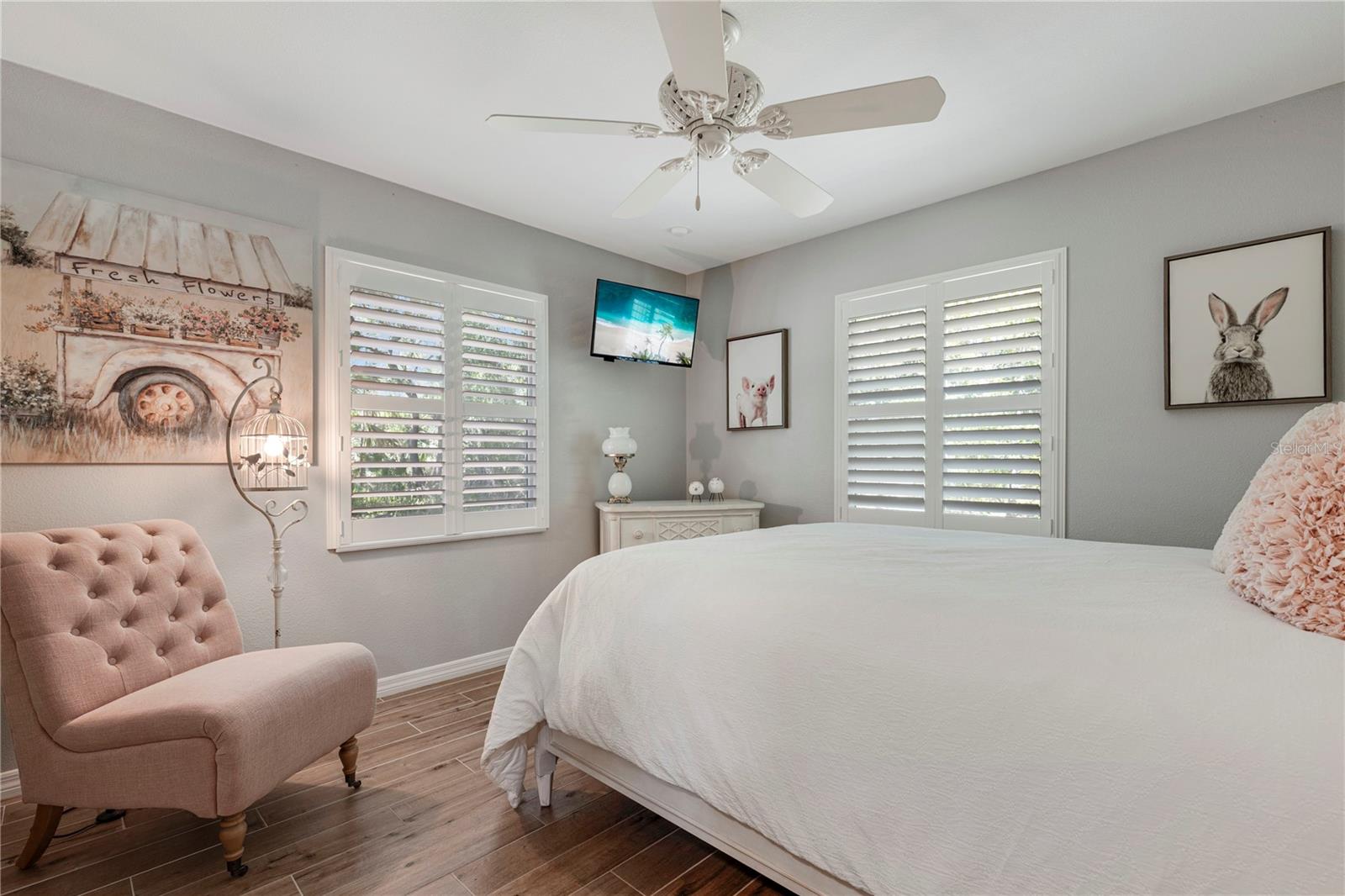 Listing photo id 22 for 6766 Beedla Street