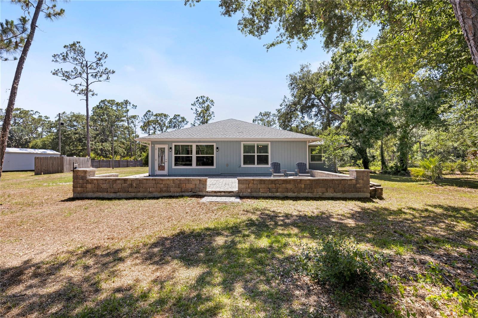 Listing photo id 28 for 6766 Beedla Street