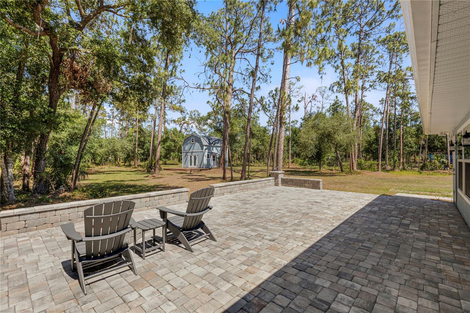 Listing photo id 30 for 6766 Beedla Street