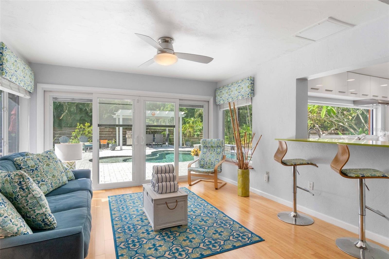 Image 16 of 43 For 680 41 Street