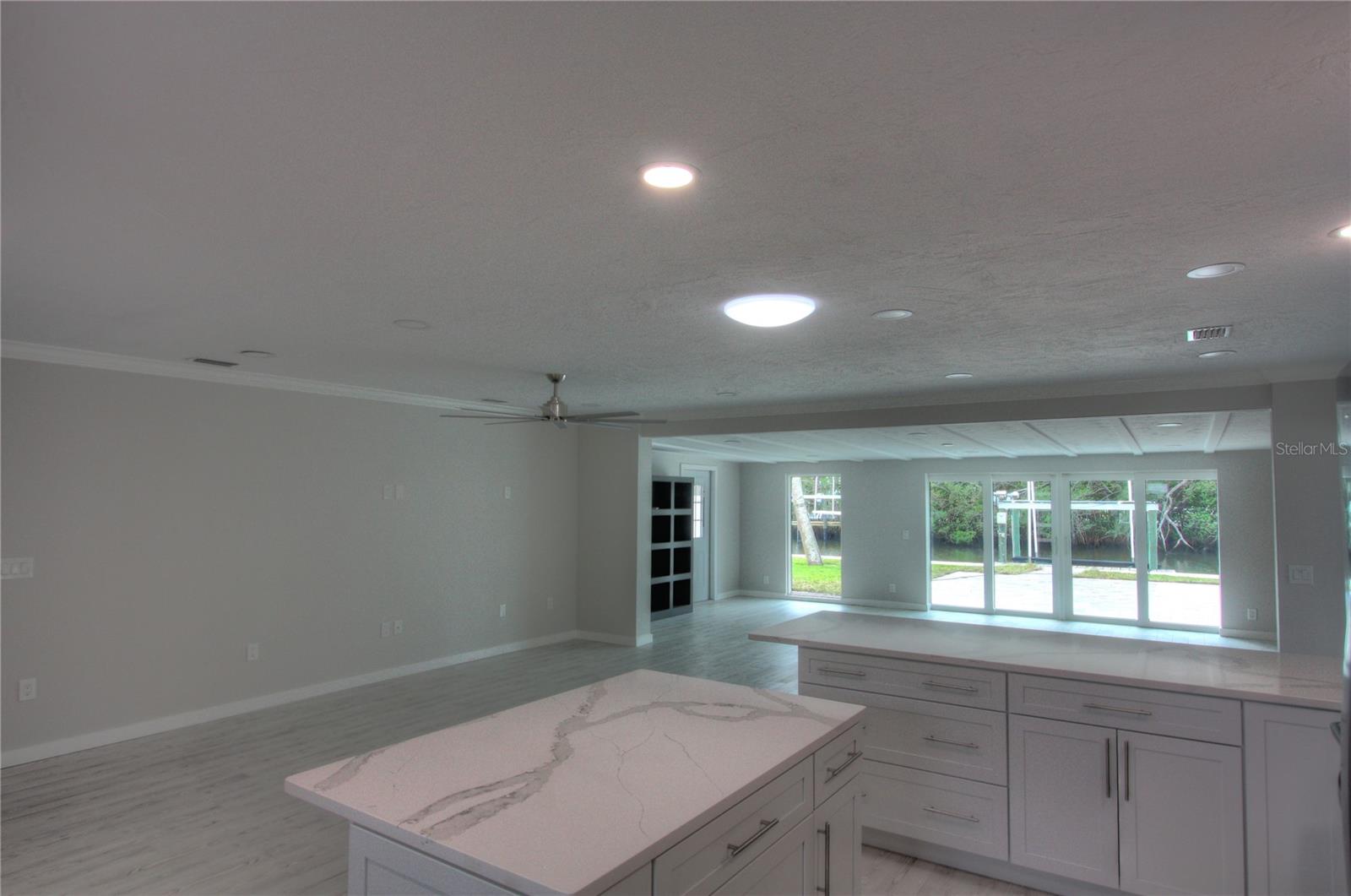 Image 7 of 14 For 306 Island Circle