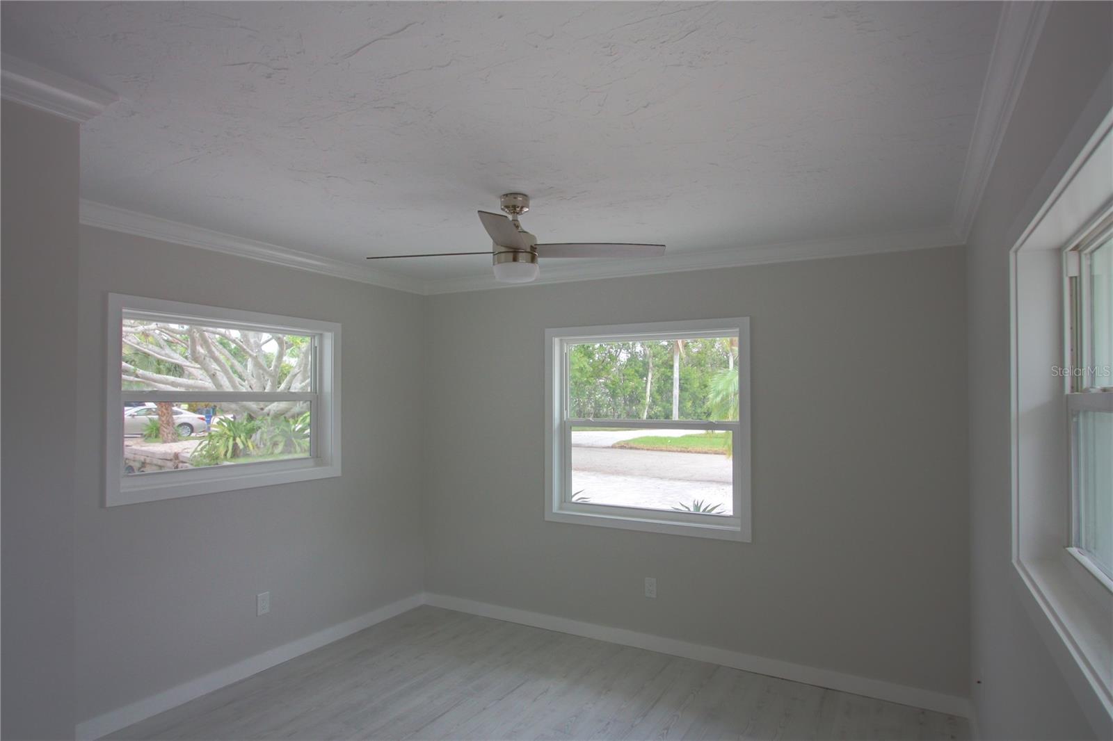Image 8 of 14 For 306 Island Circle