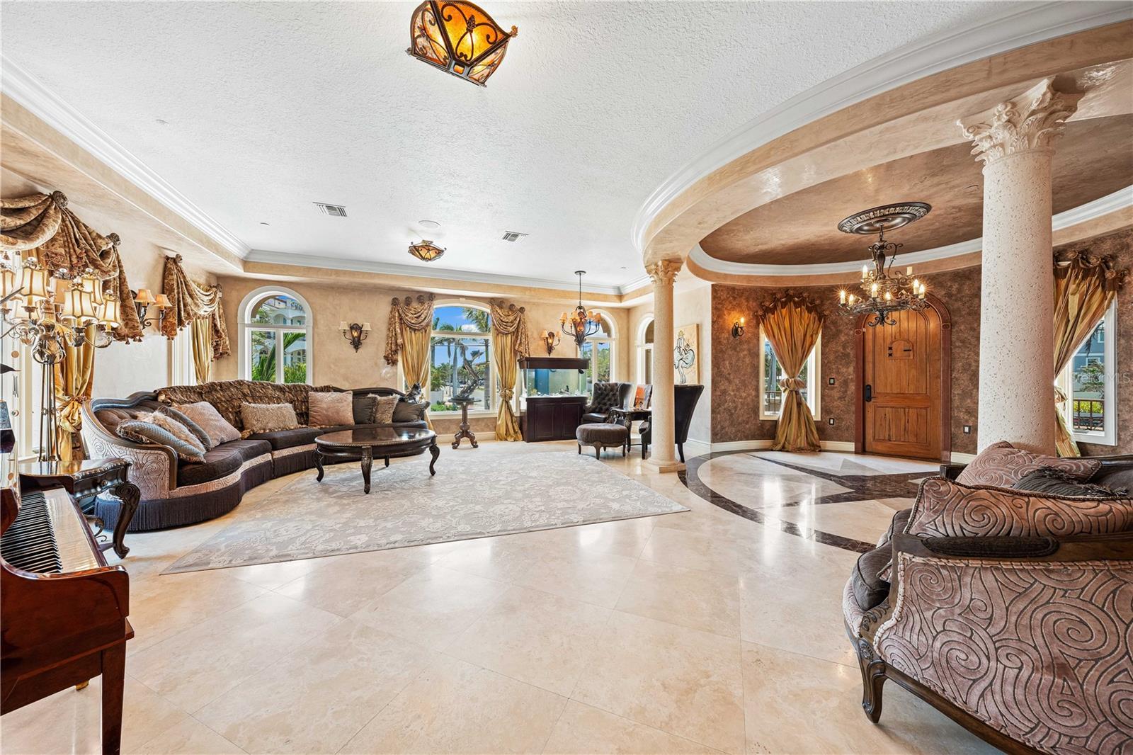 Listing photo id 10 for 290 Washington Drive