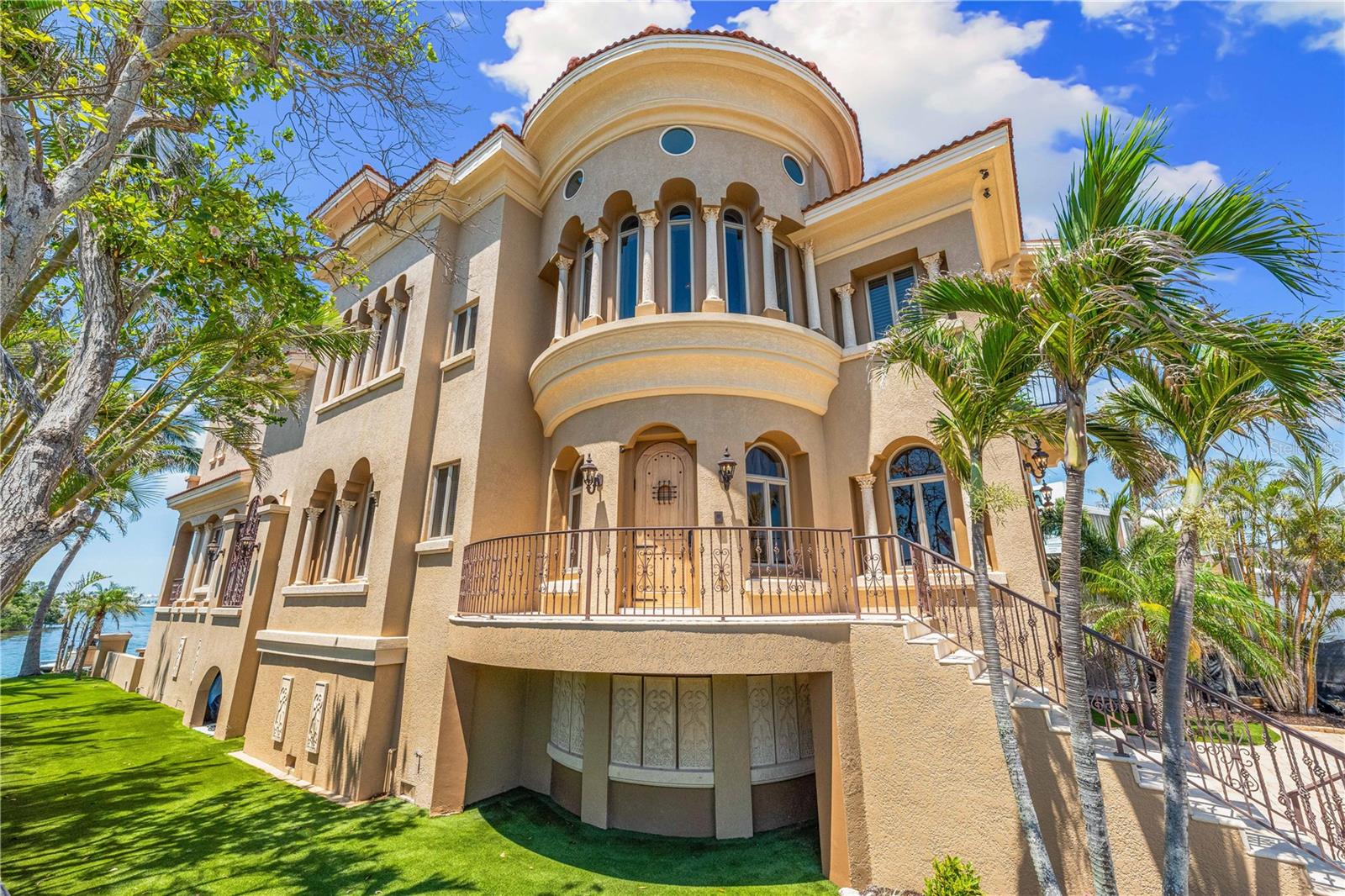 Listing photo id 0 for 290 Washington Drive