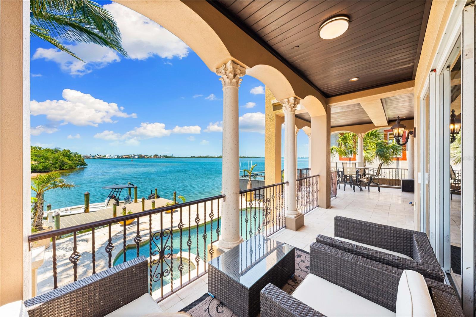 Listing photo id 24 for 290 Washington Drive