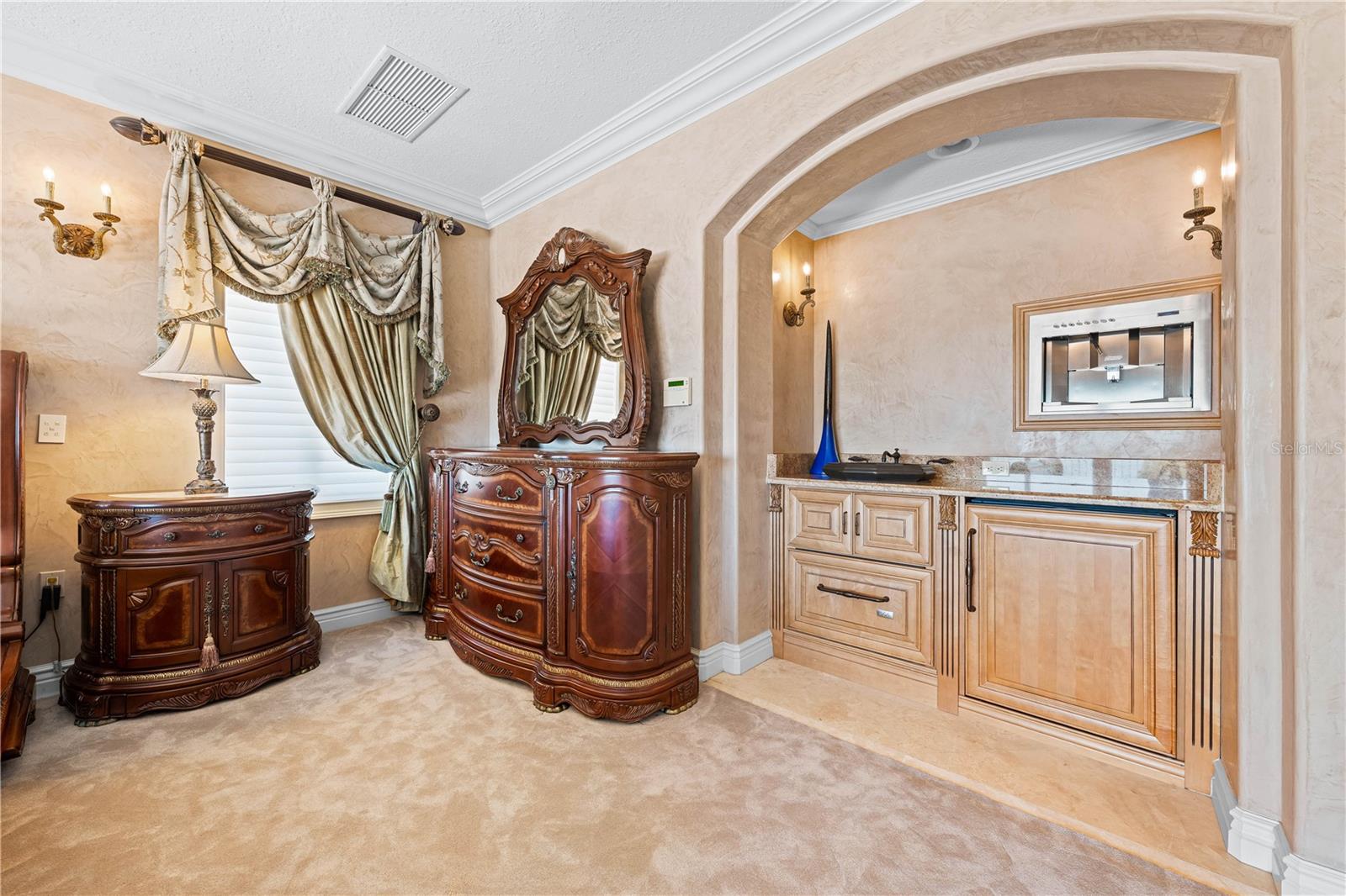 Listing photo id 41 for 290 Washington Drive