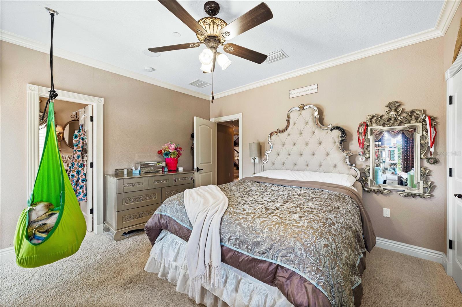 Listing photo id 52 for 290 Washington Drive