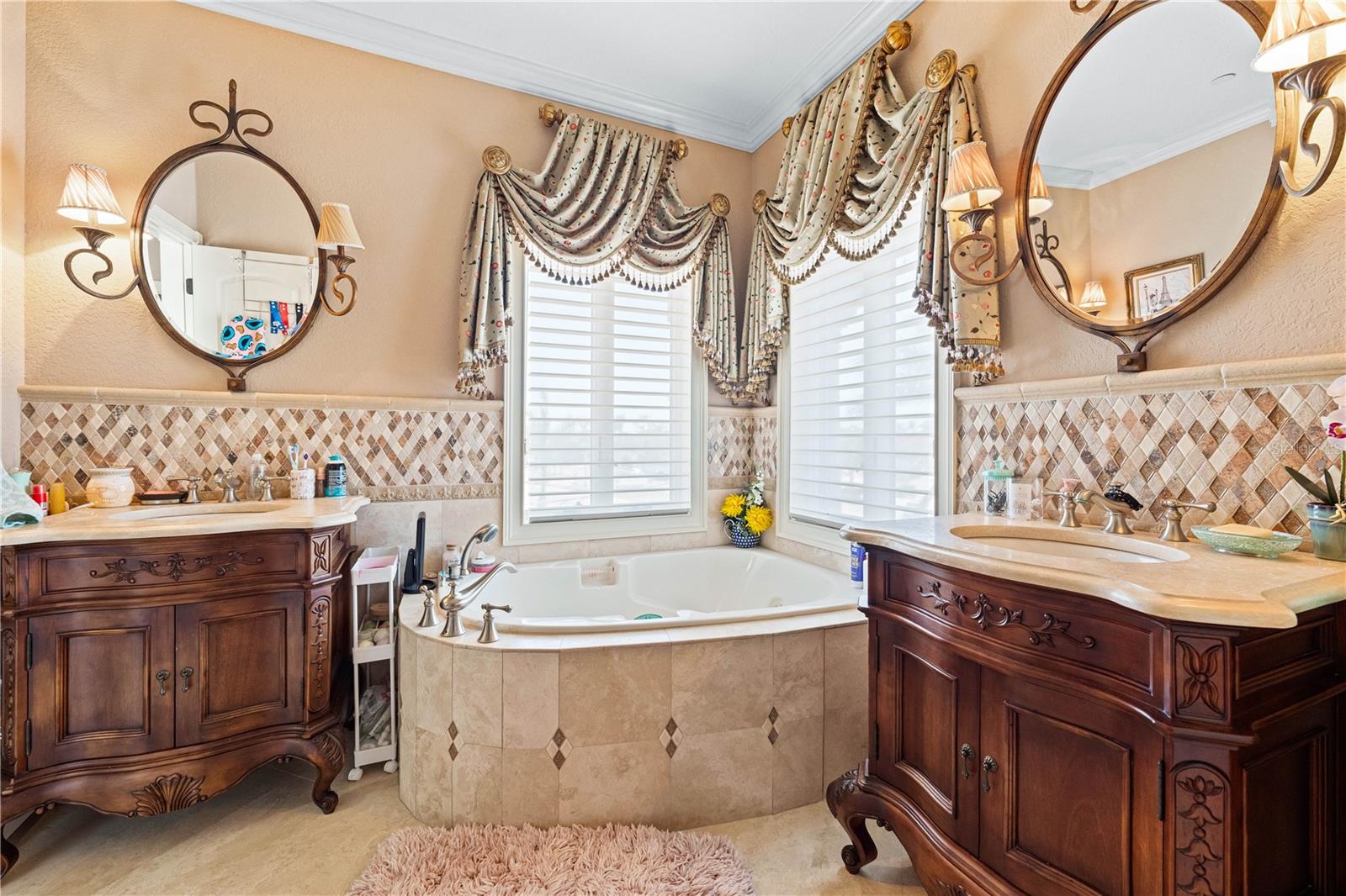 Listing photo id 53 for 290 Washington Drive