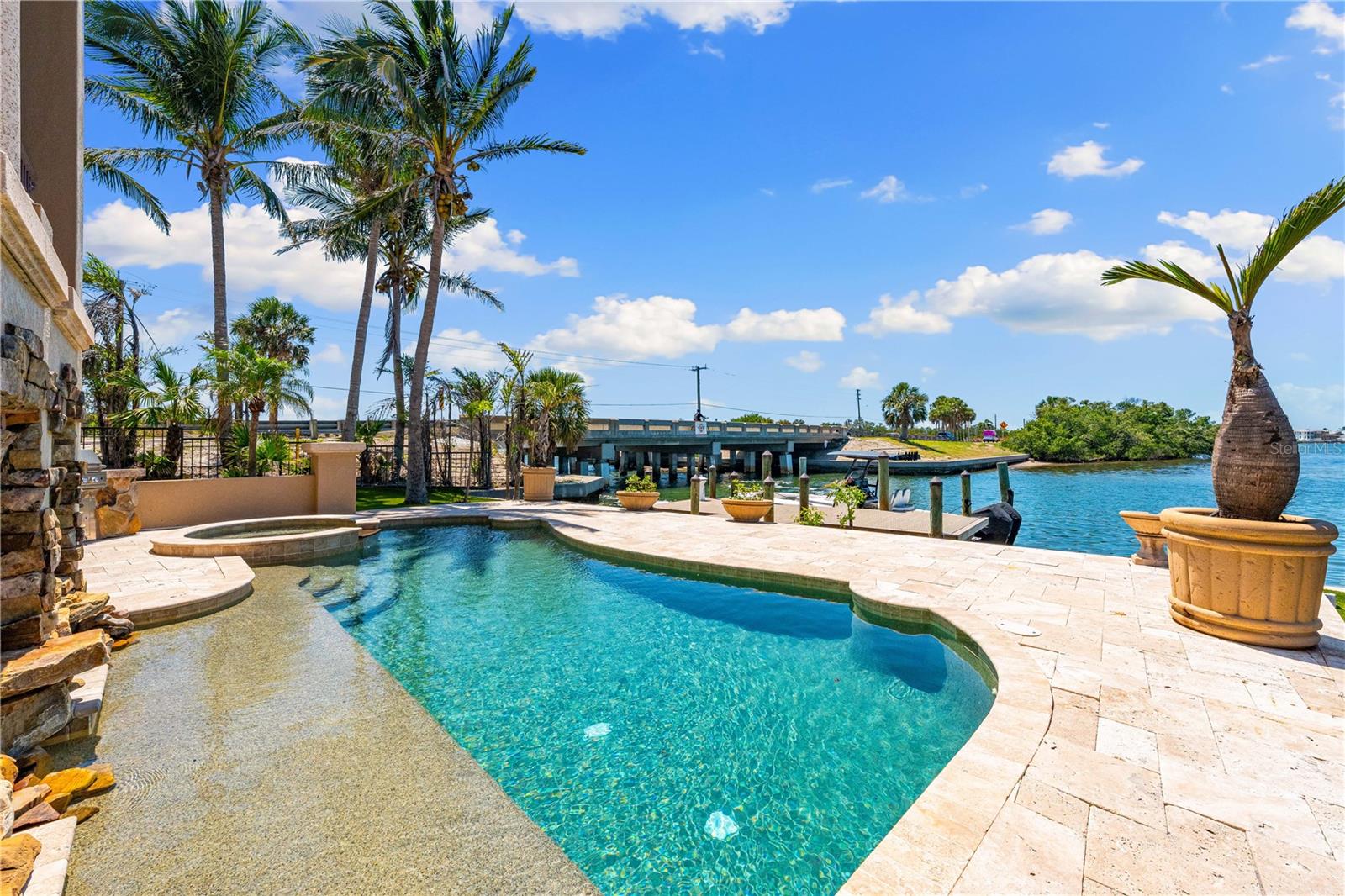 Listing photo id 72 for 290 Washington Drive