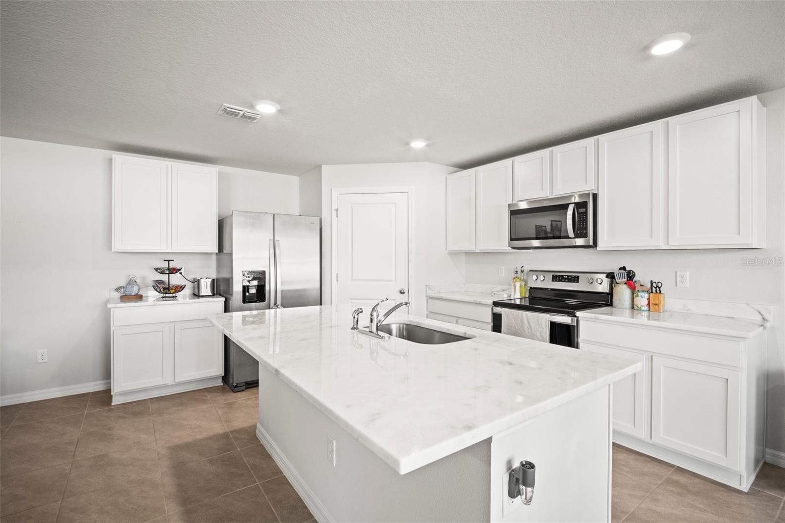 Image 4 of 33 For 3108 Rock Sound Street