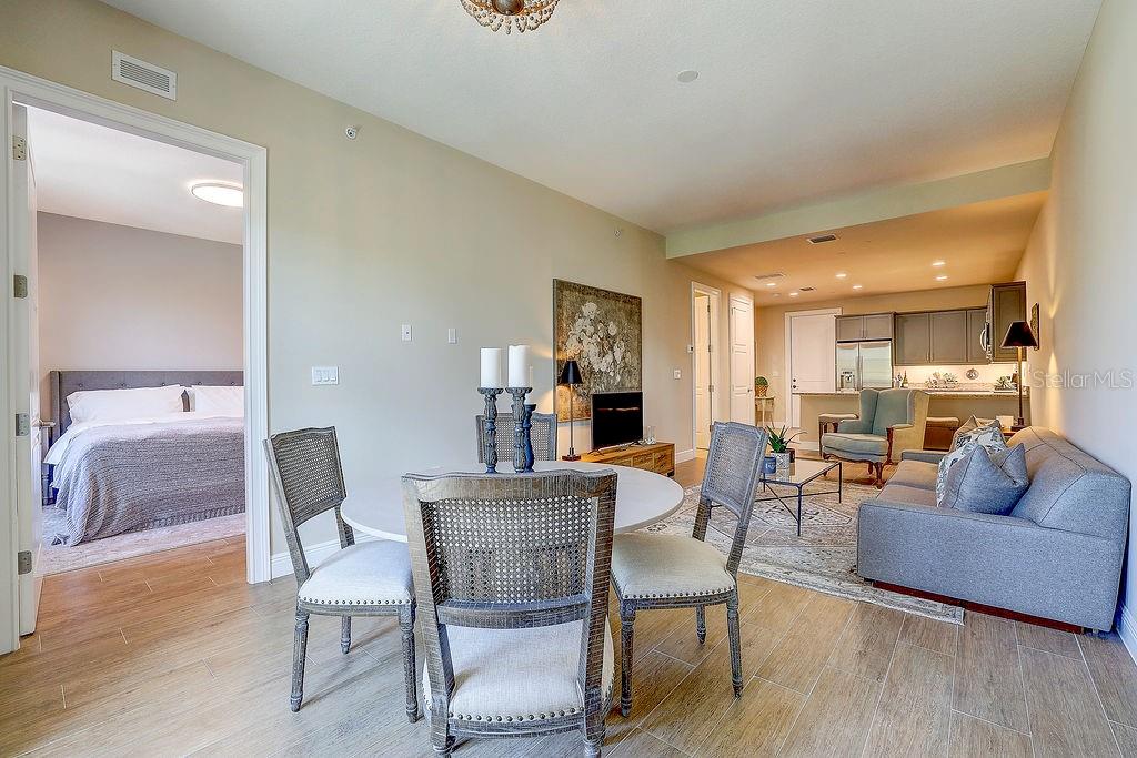 Image 18 of 42 For 525 Orange Avenue 202
