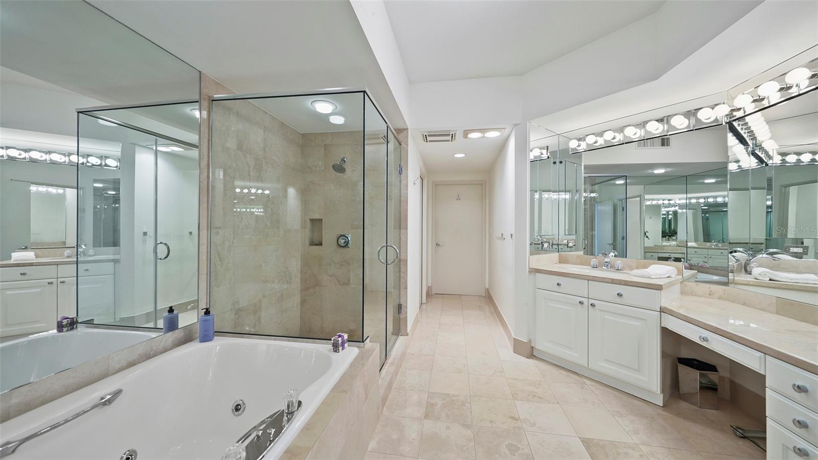 Image 18 of 28 For 3060 Grand Bay Boulevard 182