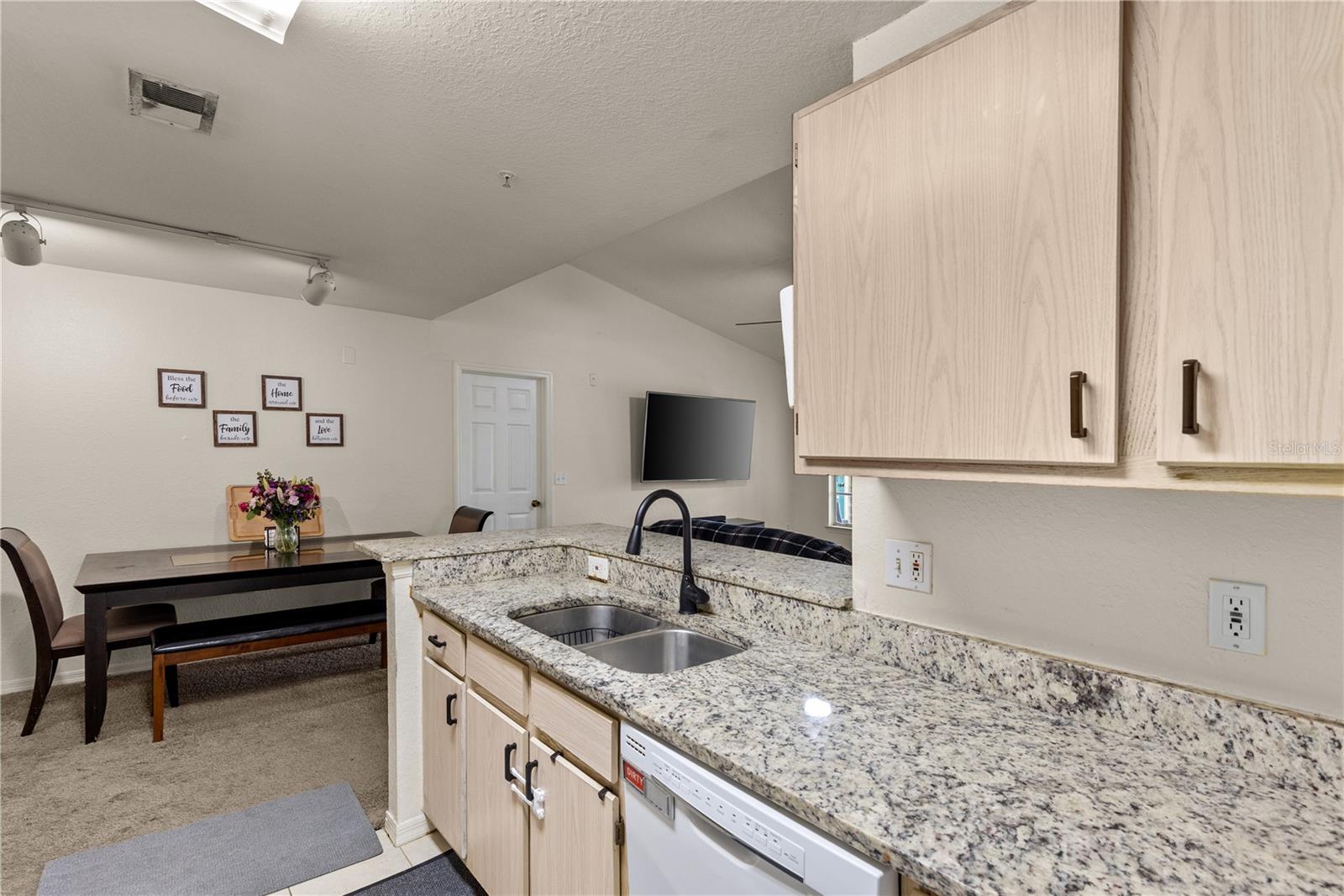 Image 5 of 30 For 8926 Manor Loop 201