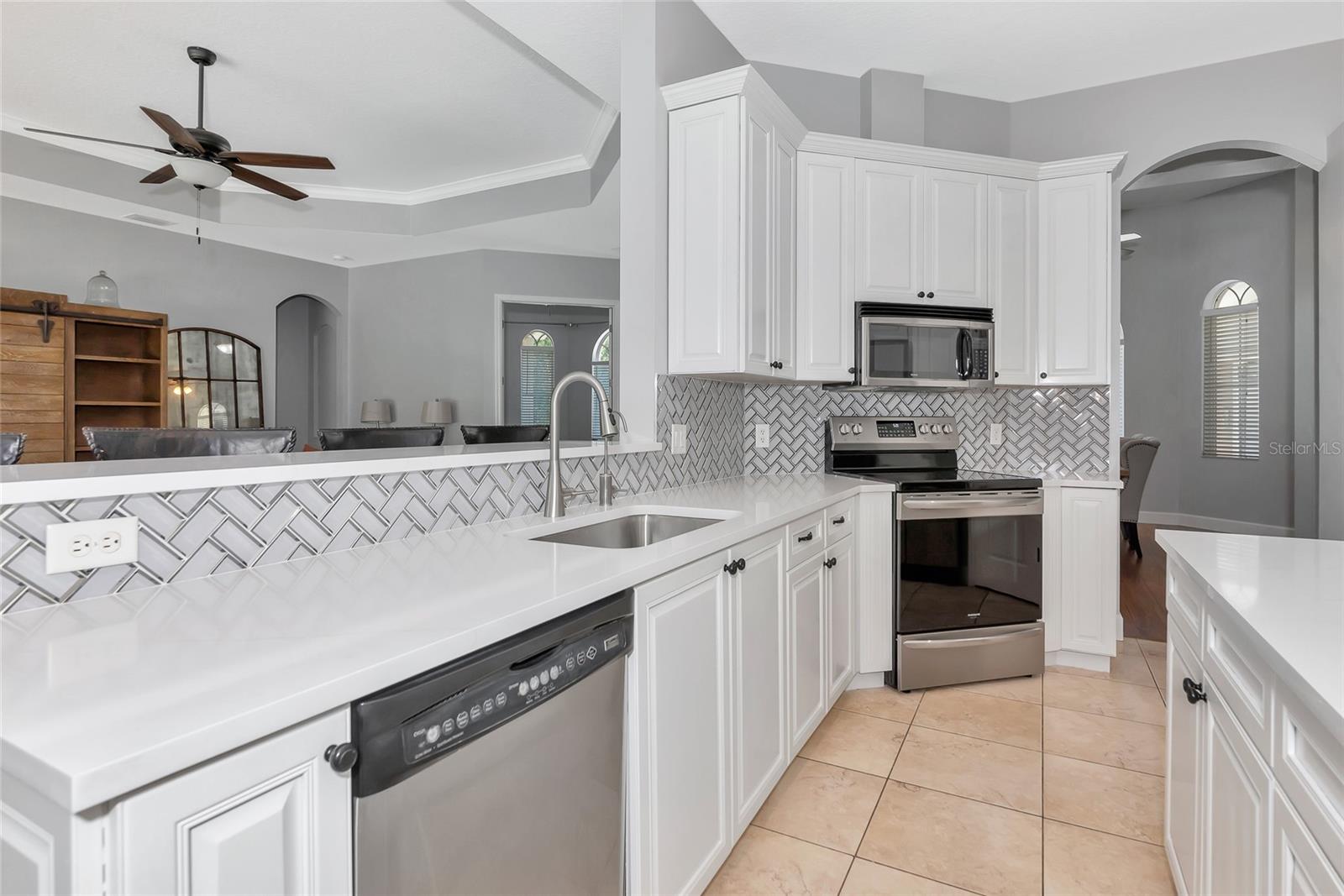 Image 11 of 49 For 6407 213th Street E