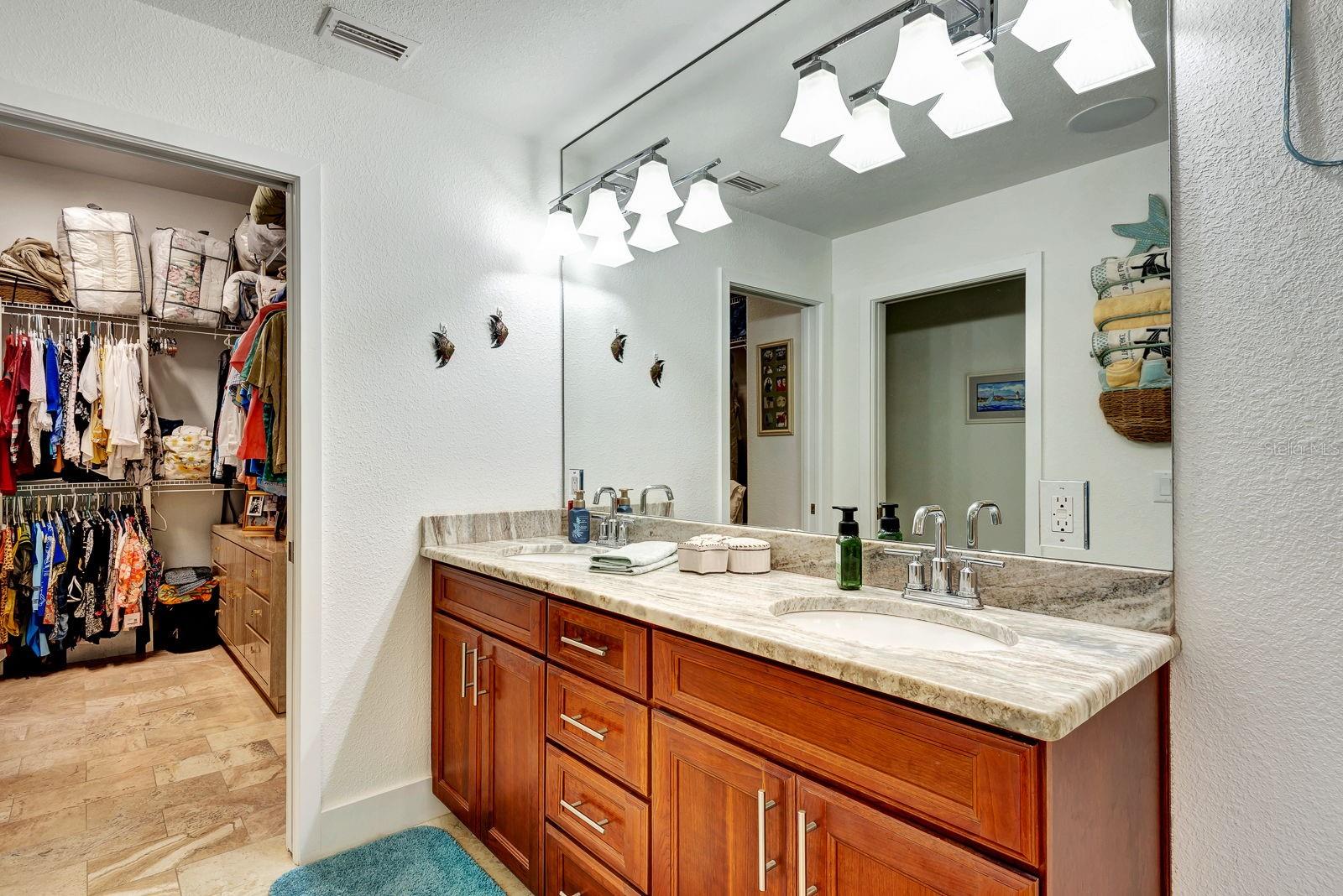 Image 35 of 67 For 1560 Oak Park Avenue