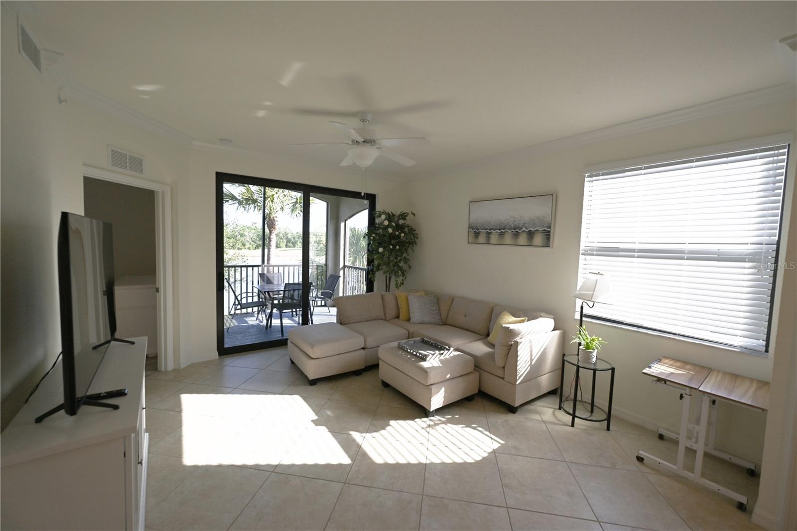 Image 4 of 45 For 16904 Vardon Terrace 208