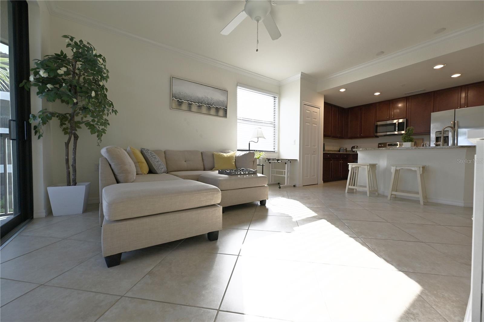 Image 5 of 45 For 16904 Vardon Terrace 208