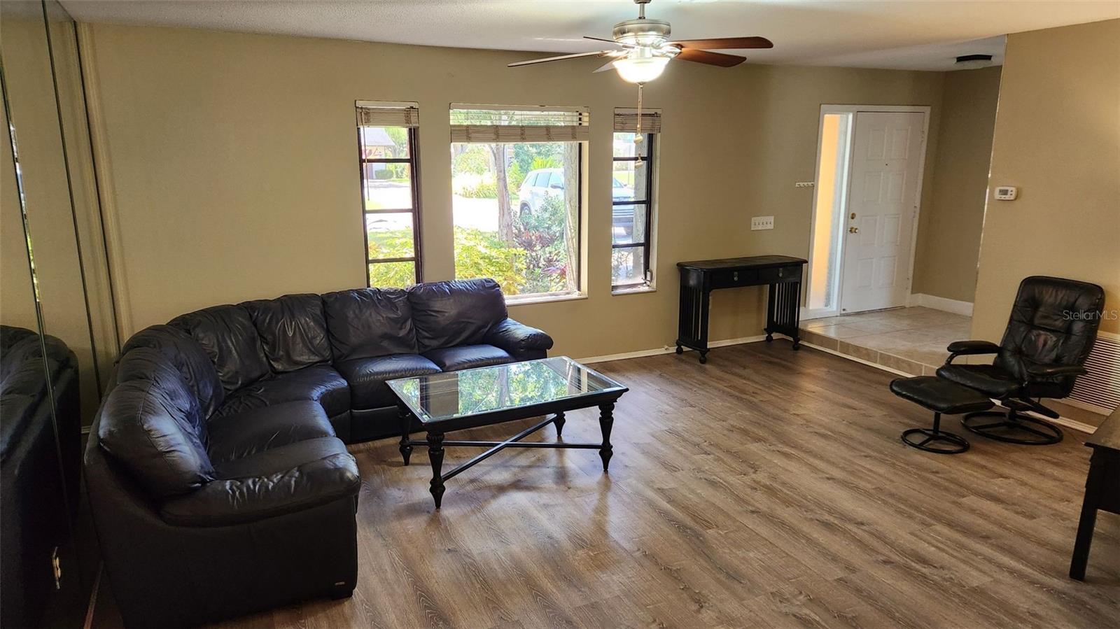 Image 5 of 32 For 4873 Huntleigh Drive