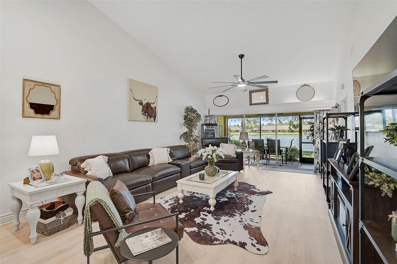 Image 10 of 45 For 7118 Lakeside Drive 7118