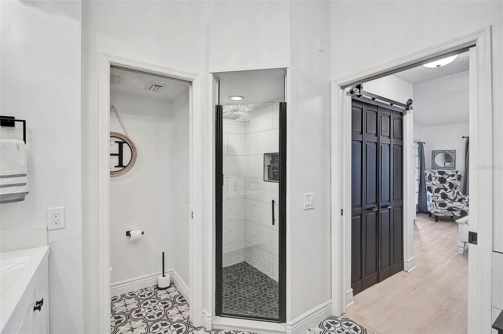 Image 19 of 45 For 7118 Lakeside Drive 7118