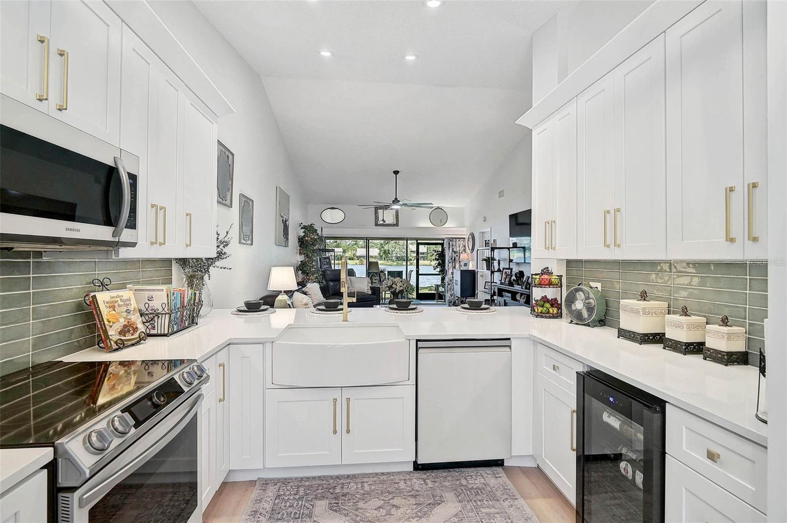 Image 7 of 45 For 7118 Lakeside Drive 7118