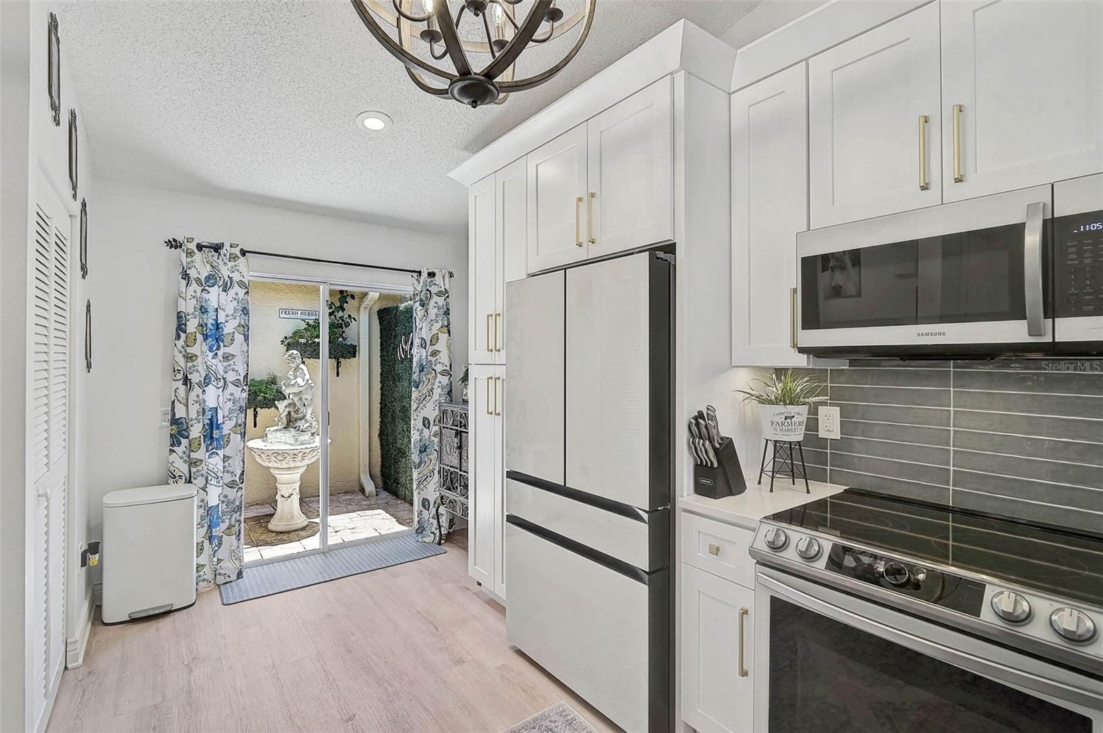 Image 8 of 45 For 7118 Lakeside Drive 7118
