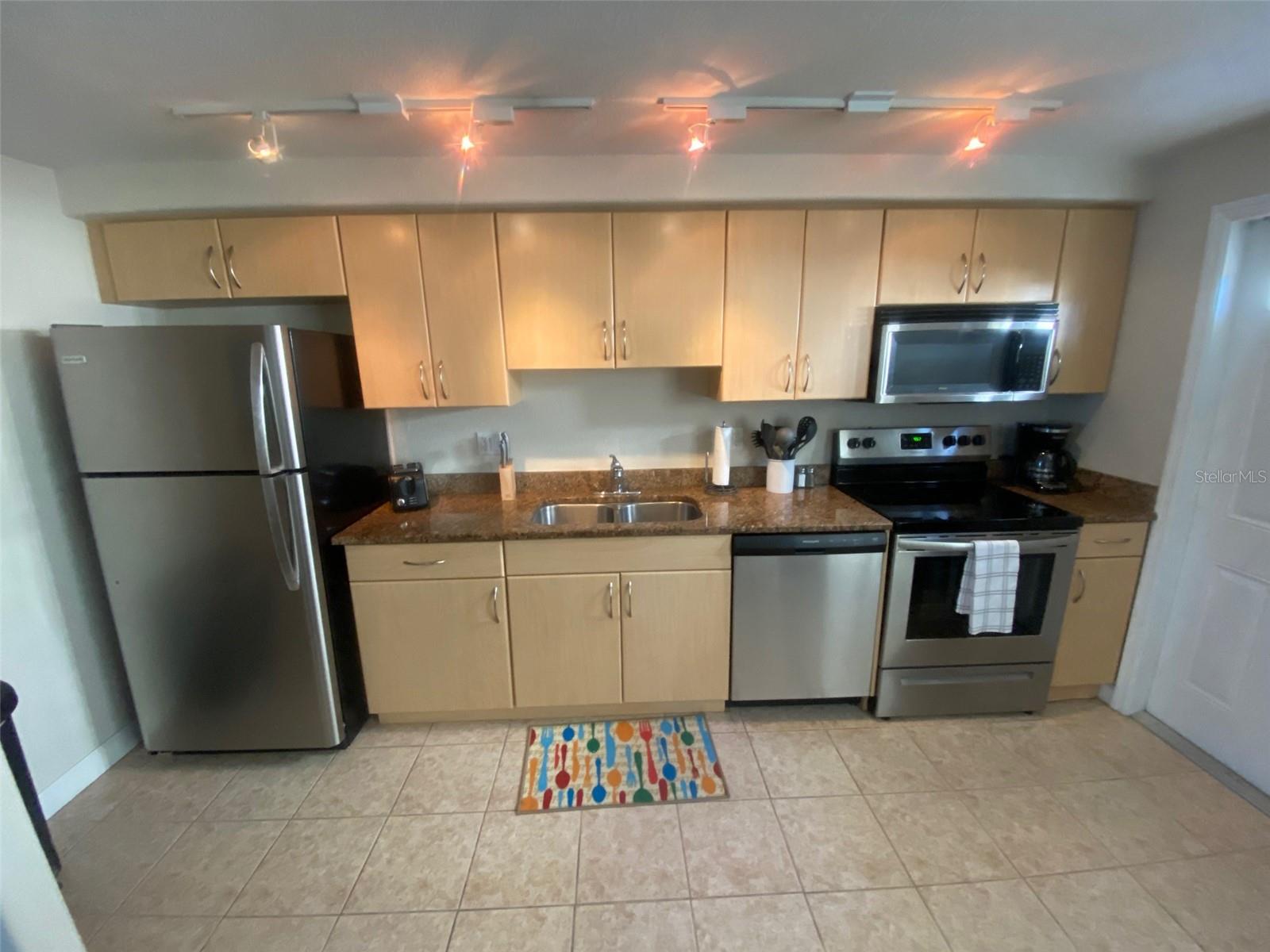 Image 14 of 15 For 960 Highland Street