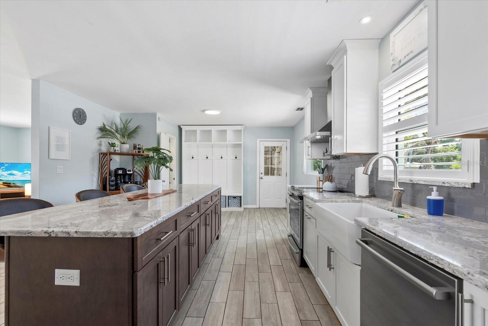 Image 14 of 51 For 4708 26th Avenue W