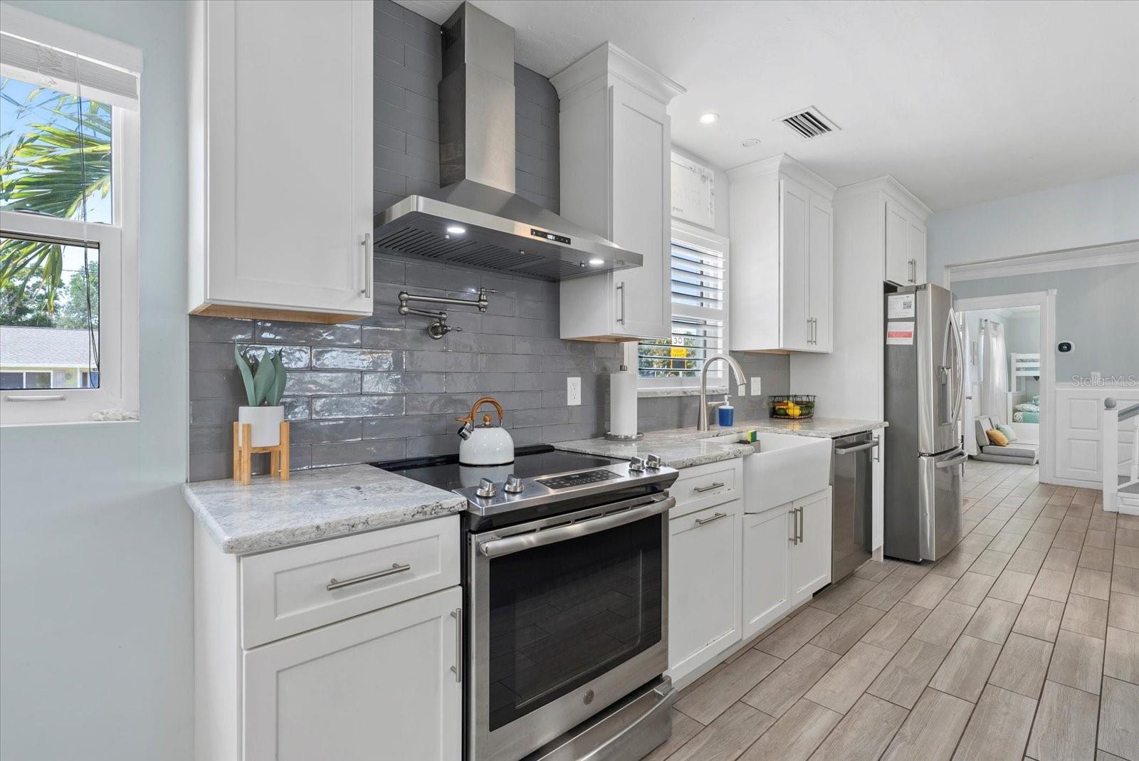 Image 16 of 51 For 4708 26th Avenue W