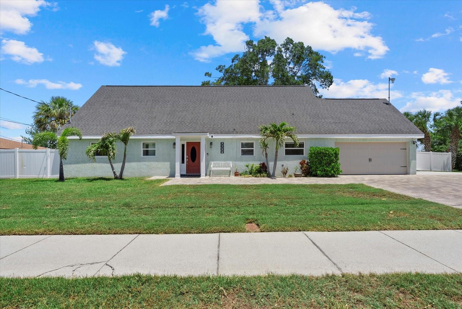 Image 4 of 51 For 4708 26th Avenue W