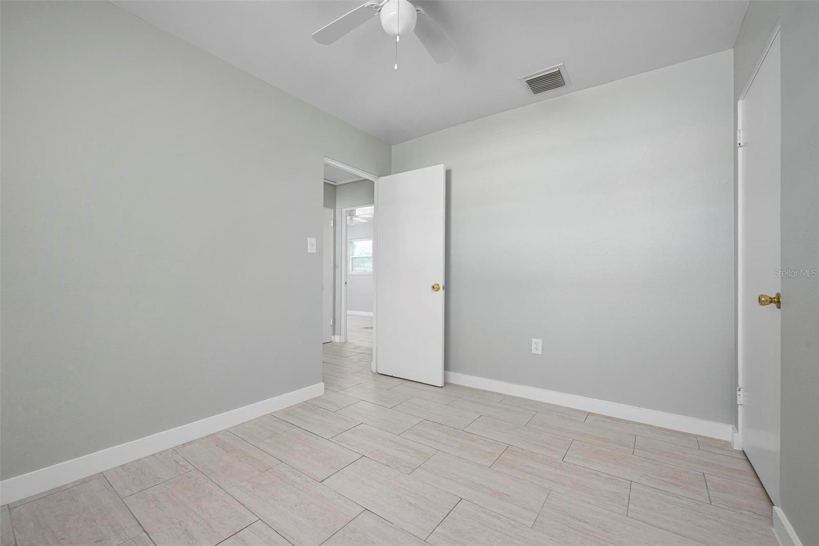 Image 10 of 13 For 2739 Palmadelia Avenue