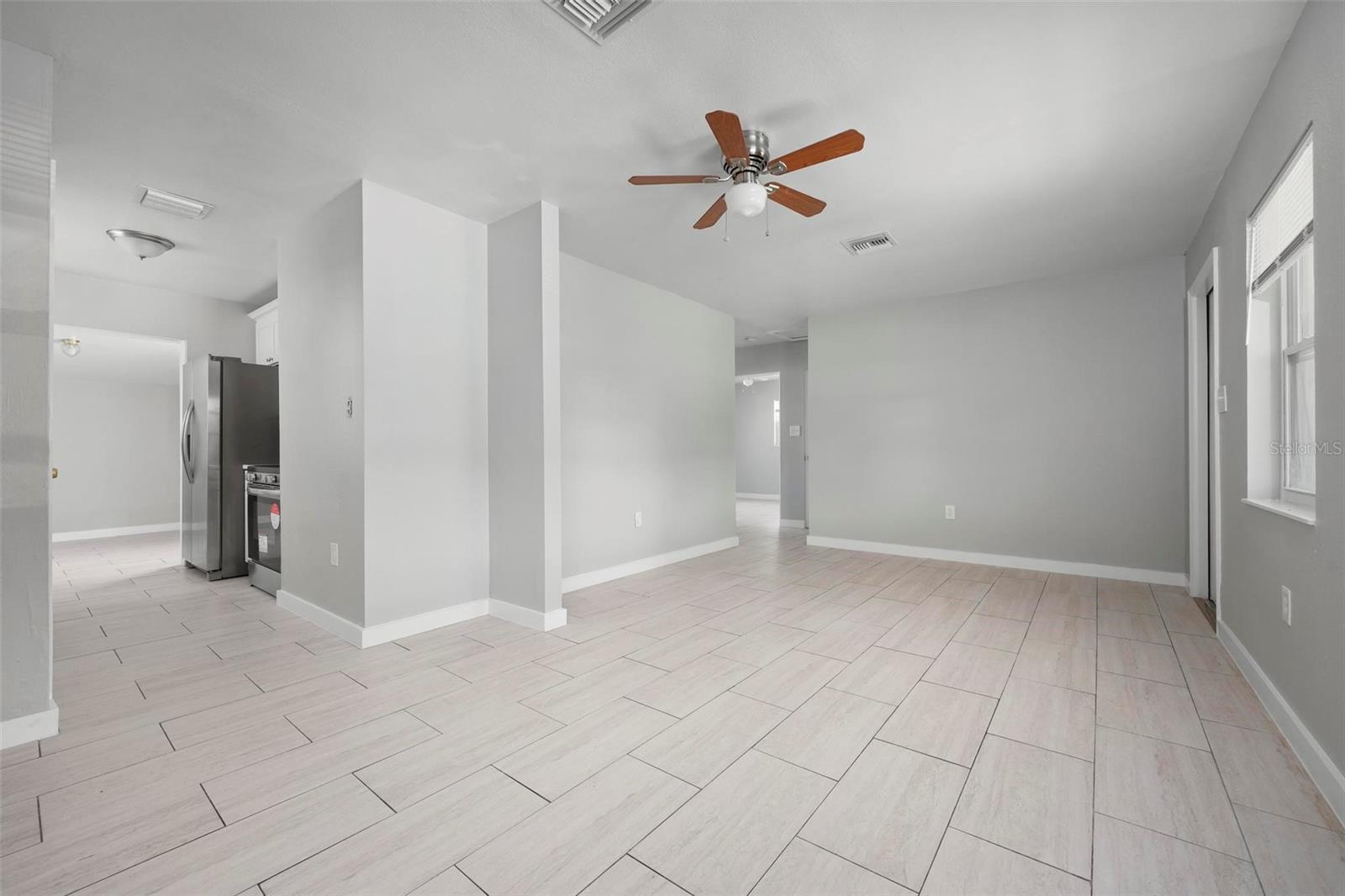Image 2 of 13 For 2739 Palmadelia Avenue