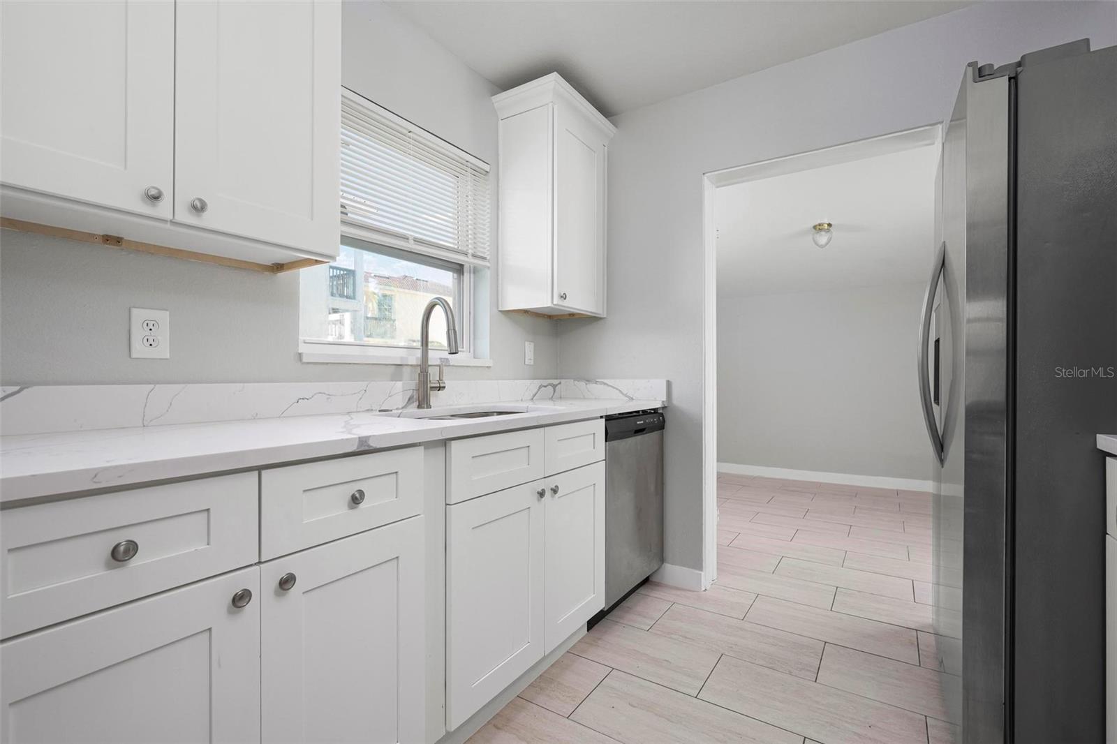Image 4 of 13 For 2739 Palmadelia Avenue