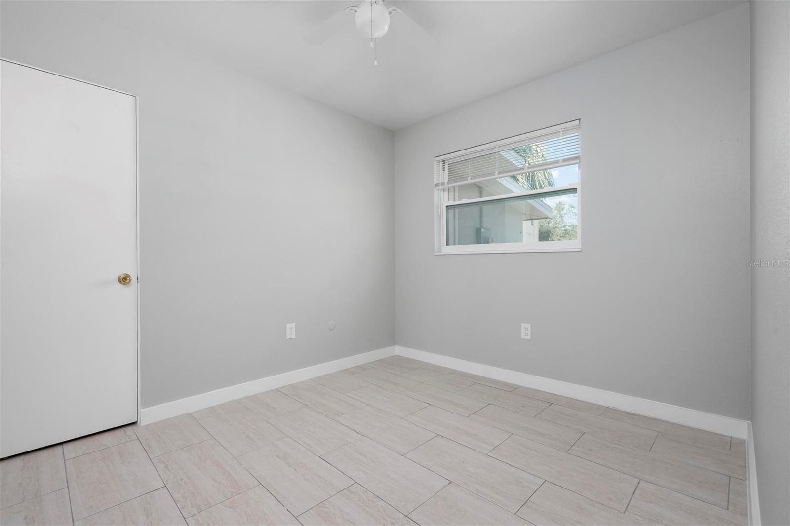 Image 9 of 13 For 2739 Palmadelia Avenue
