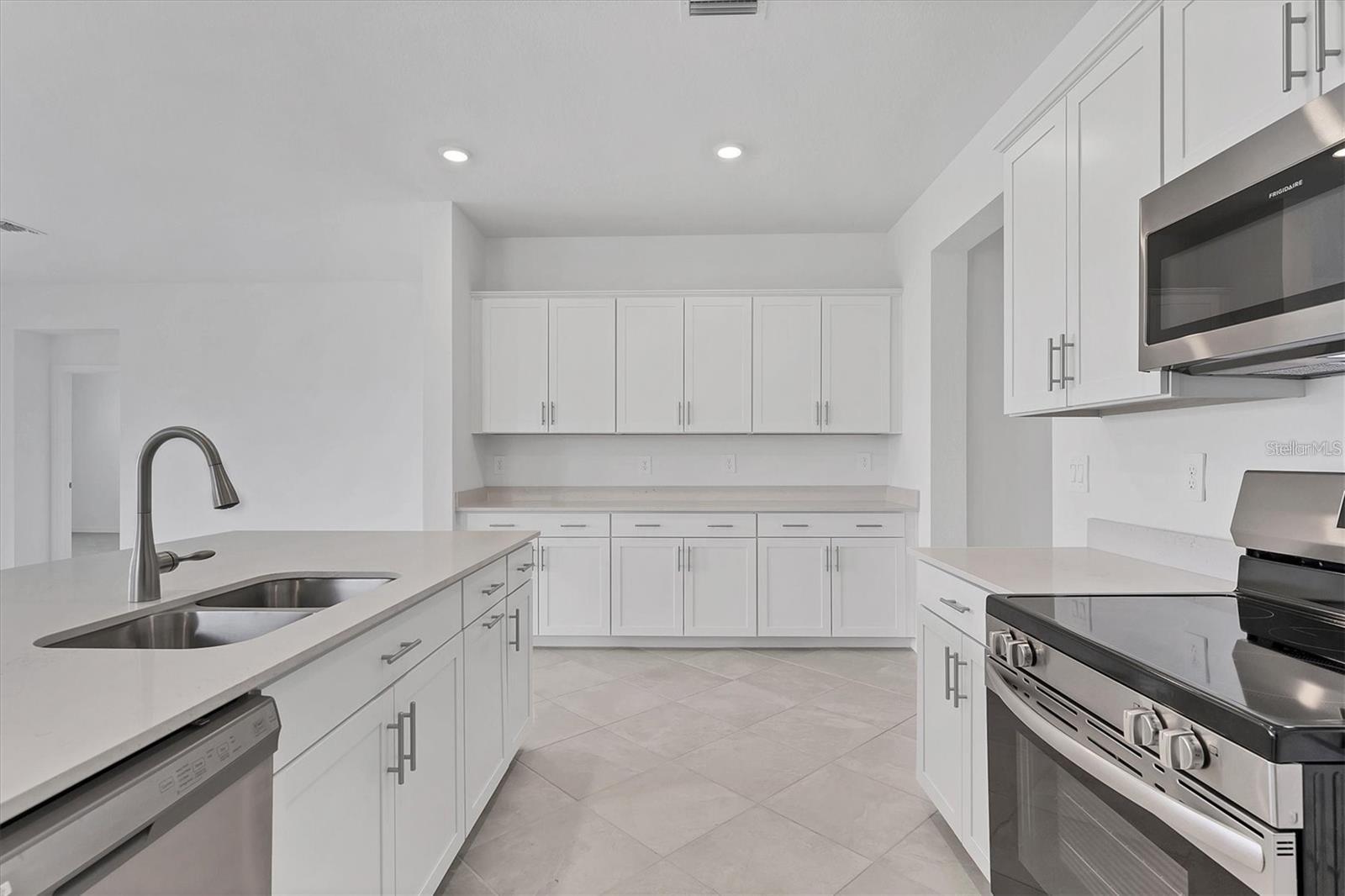 Image 6 of 53 For 19075 Cabernet Court